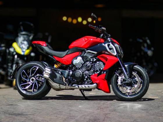 DUCATI DIAVEL V4 DUCATI DIAVEL V4